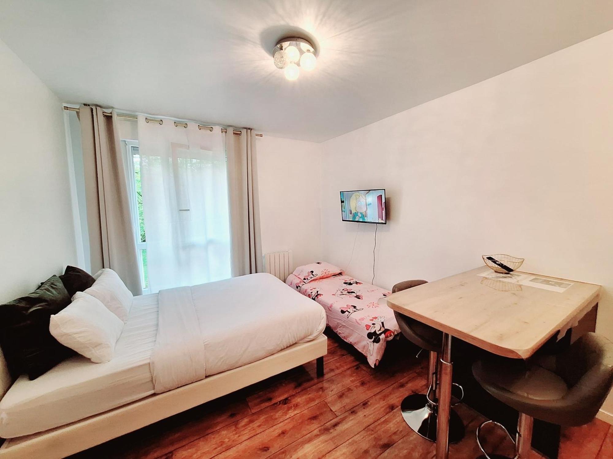 Studio Alpha - 2Min By Train To Disneyland Or 20Min Walk - 5Min Walk To "Val D'Europe" Station Montévrain Exterior photo